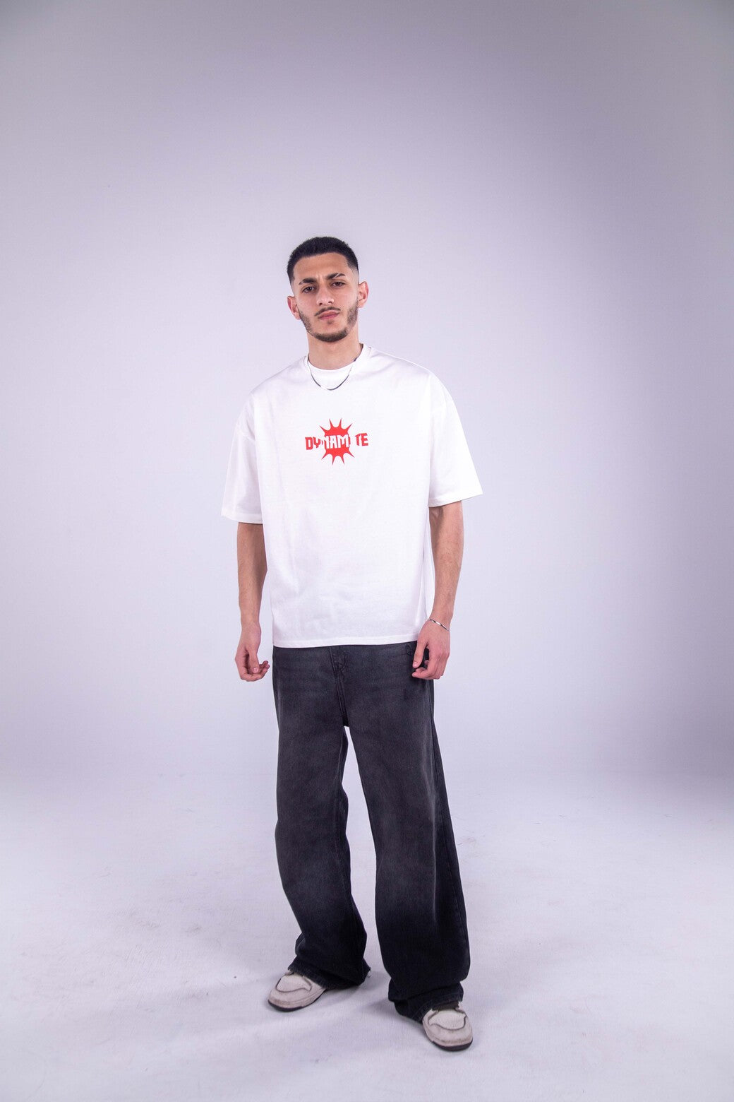 IN 2 MINUTES WHITE DYNAMITE T-SHIRT