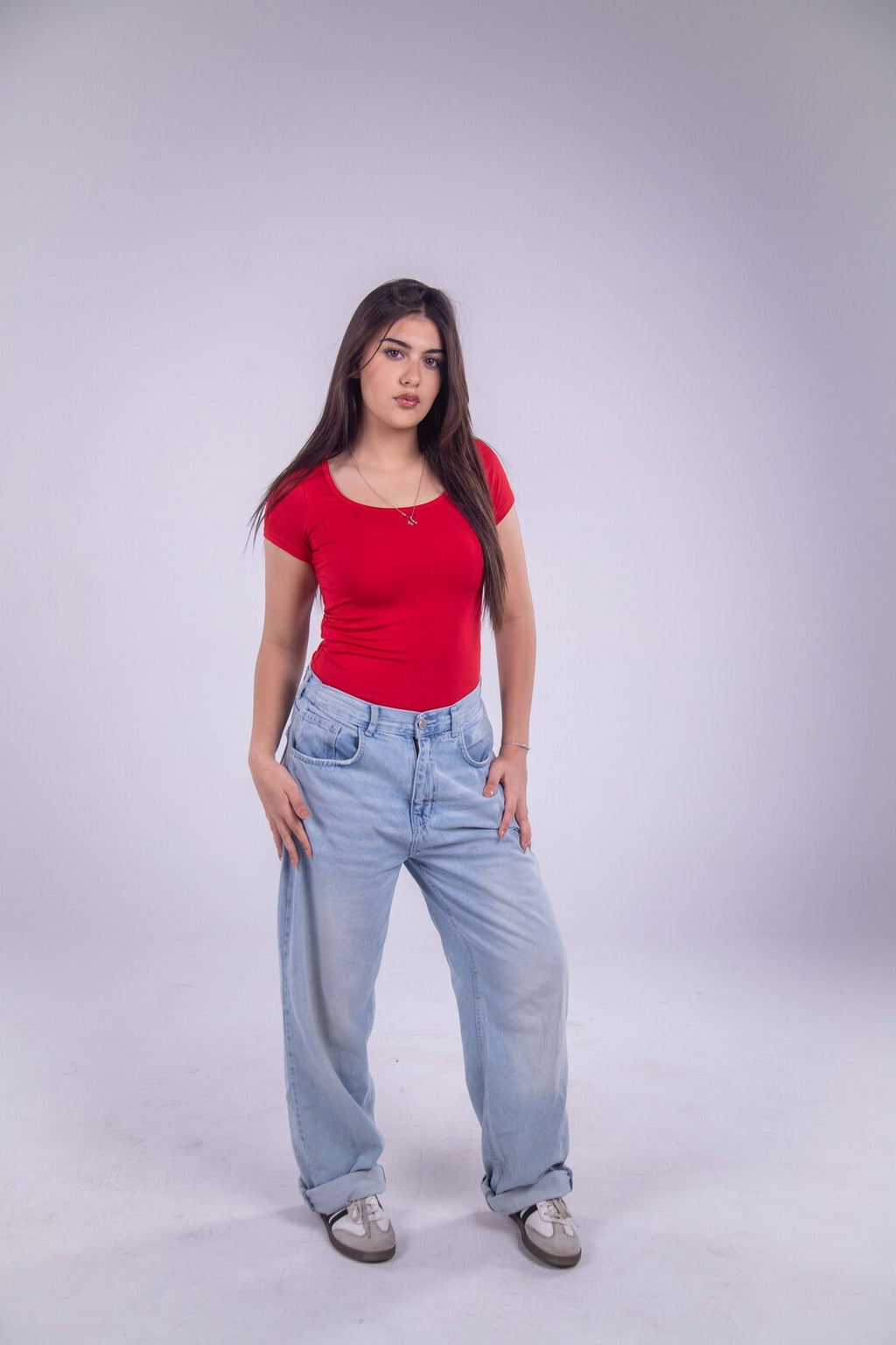 WIDE-PROFILE HALF-SLEEVED TOP