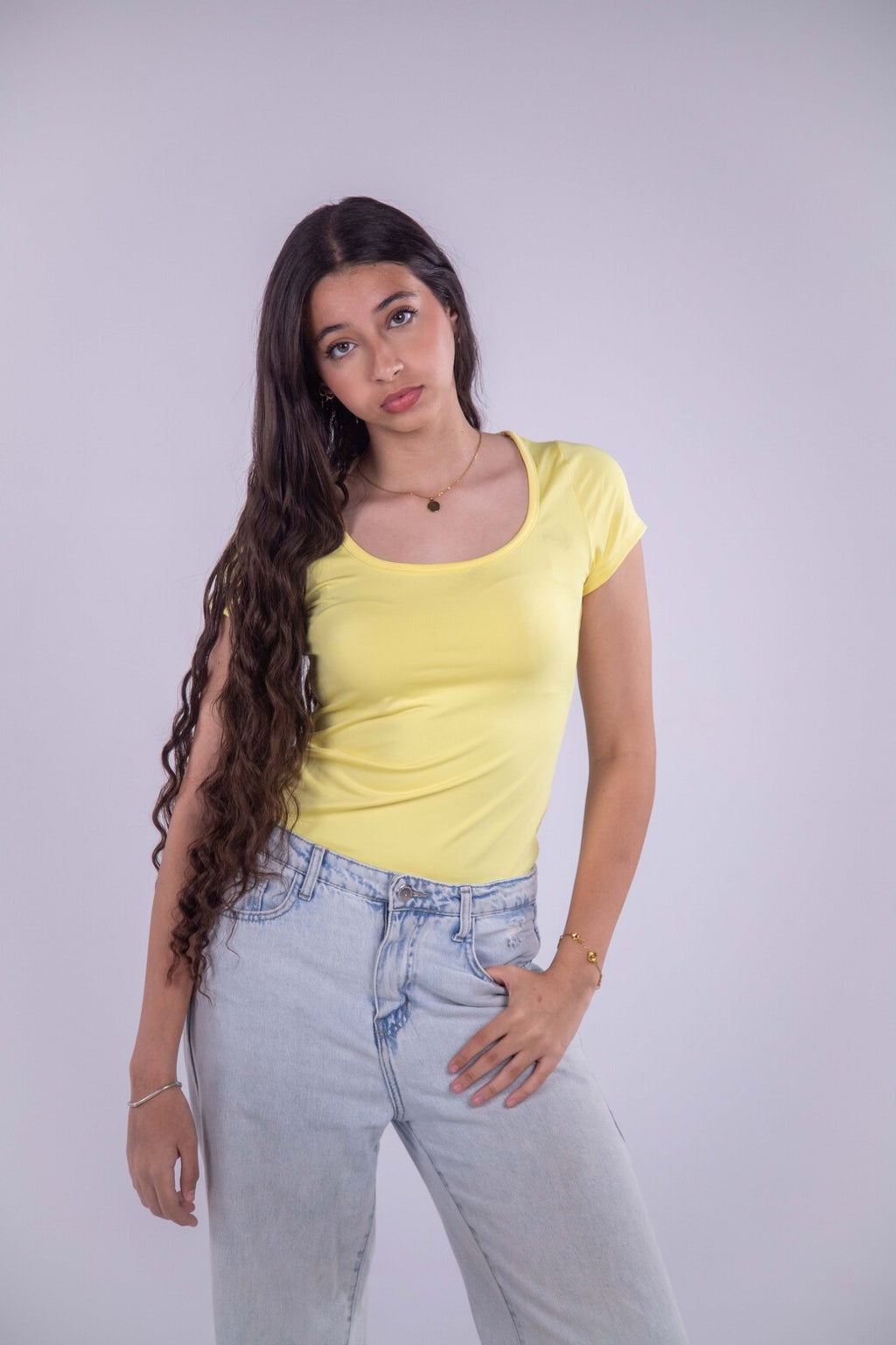 WIDE-PROFILE HALF-SLEEVED TOP