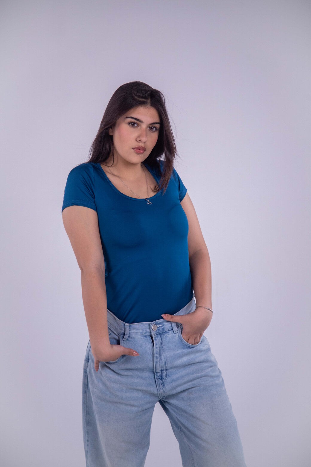 WIDE-PROFILE HALF-SLEEVED TOP