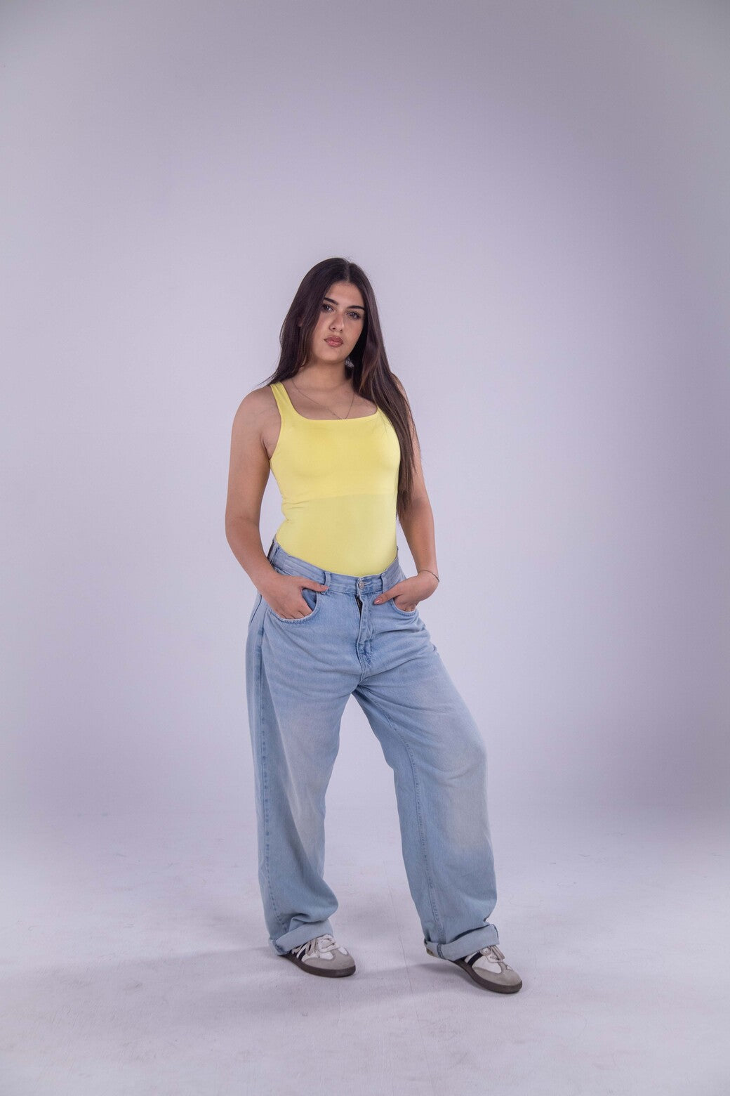 WIDE-PROFILE CUT-OFF TOP