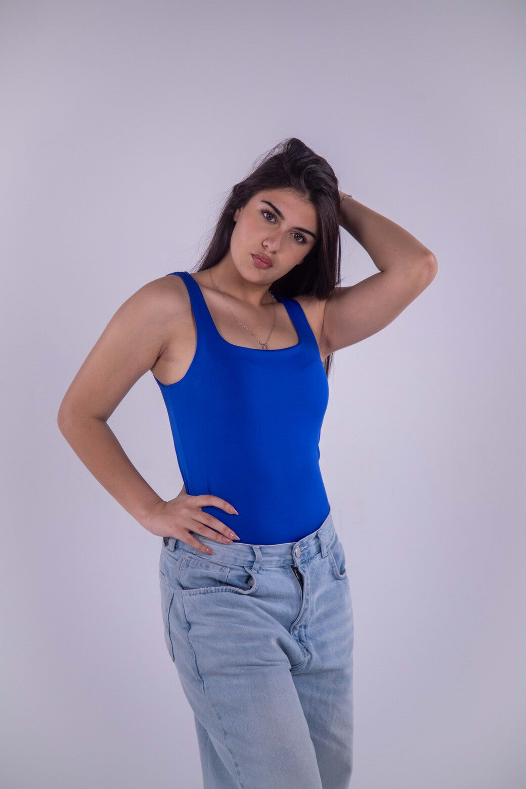 WIDE-PROFILE CUT-OFF TOP