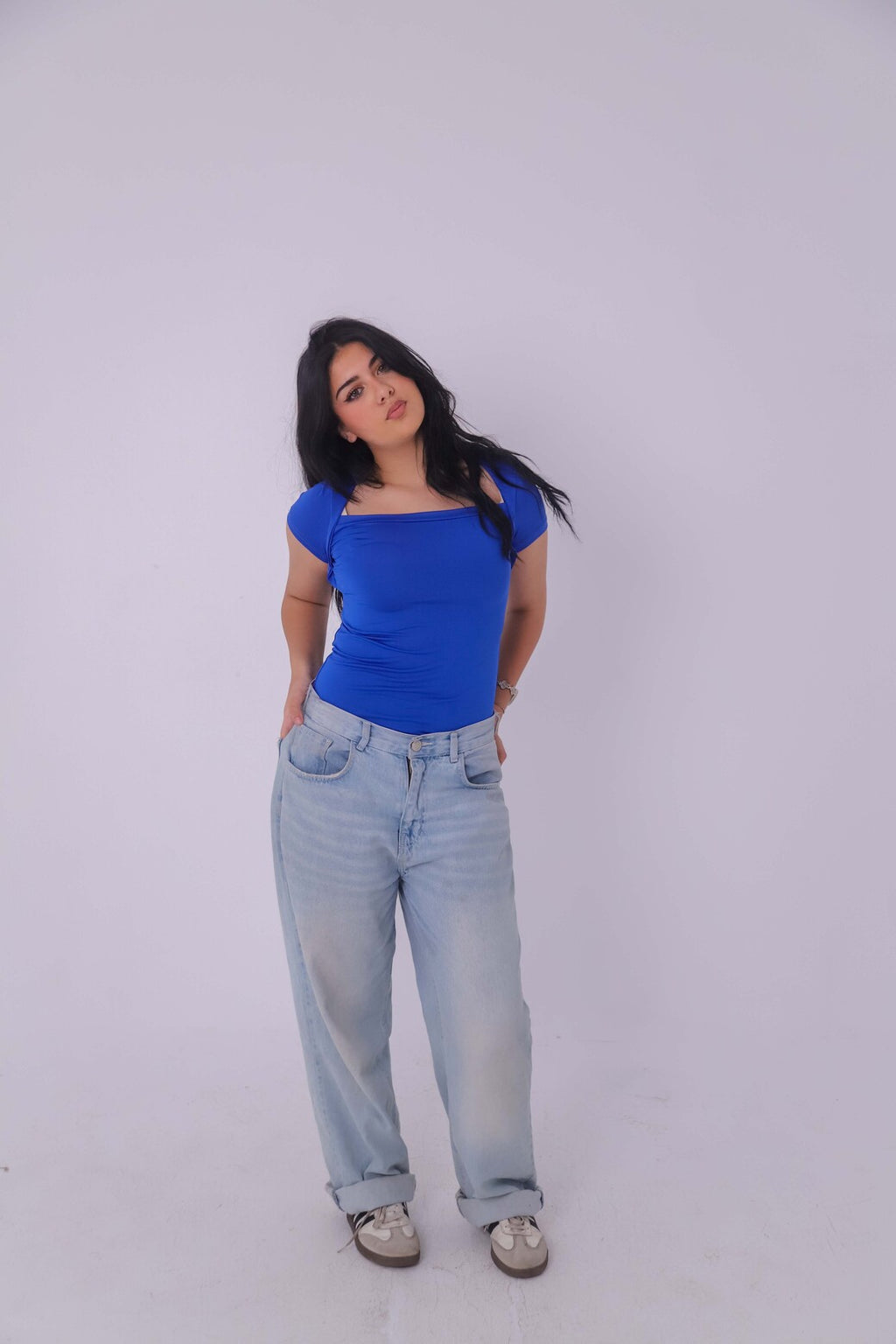 SQUARE NECKLINE TOP