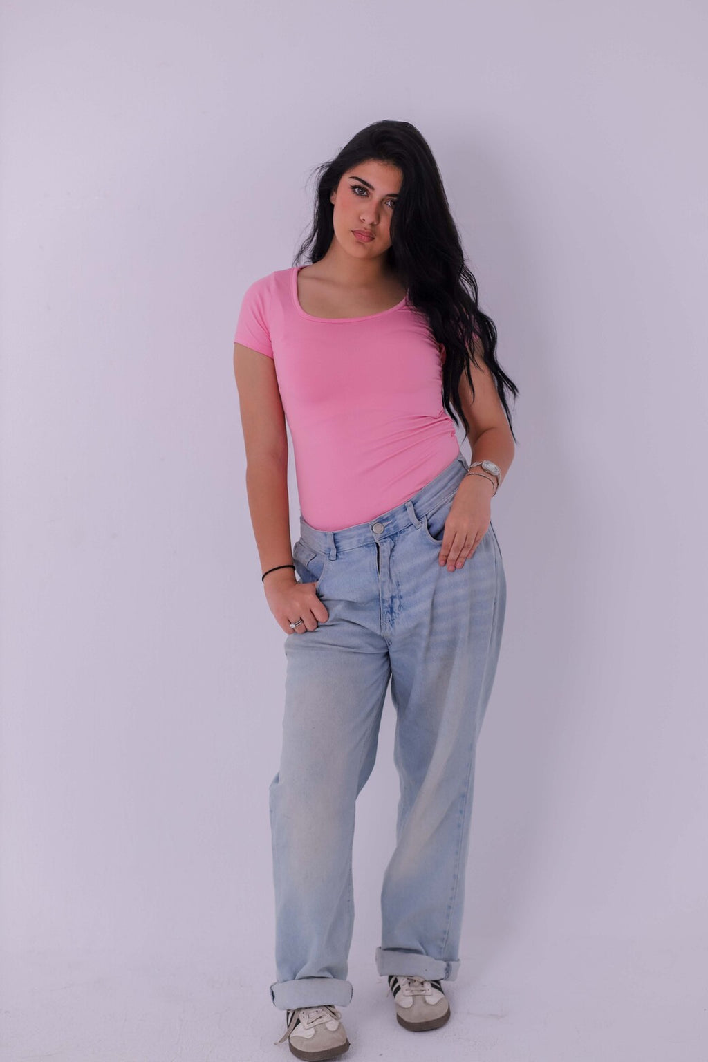 WIDE-PROFILE HALF-SLEEVED TOP