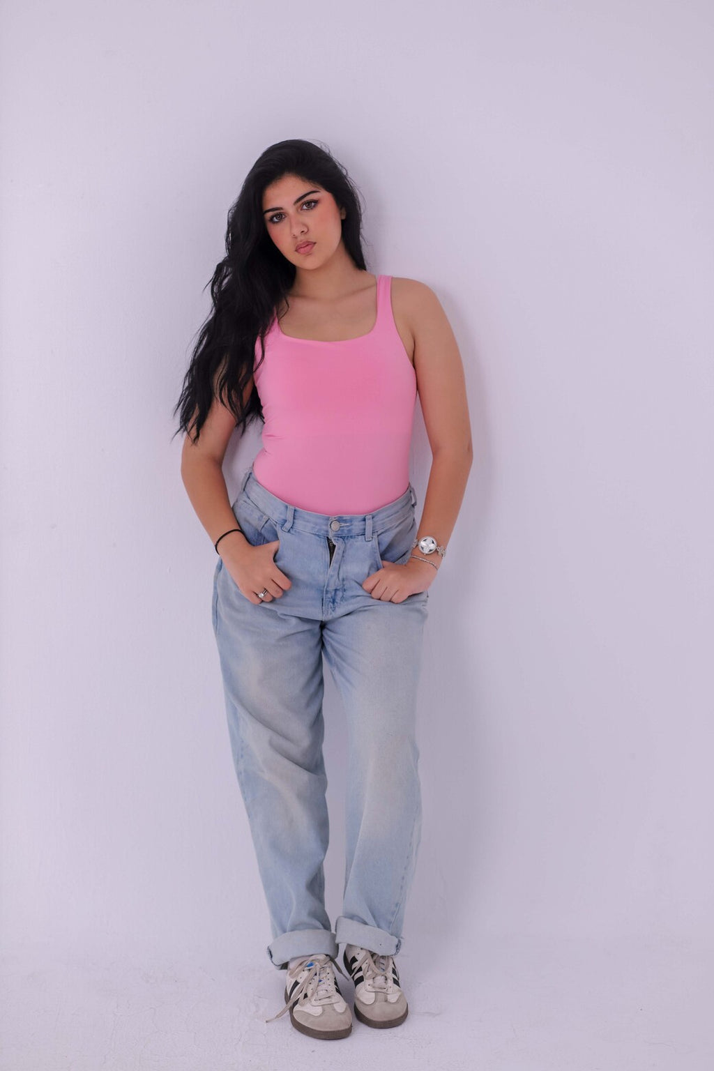 WIDE-PROFILE CUT-OFF TOP